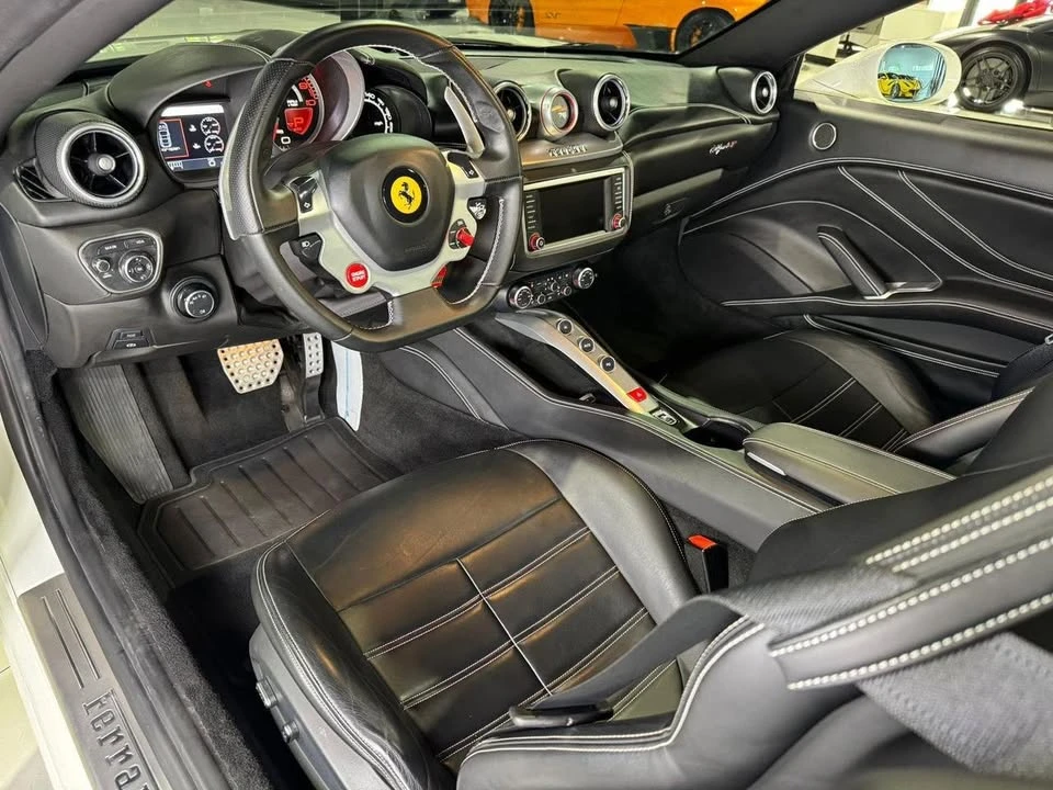 2015 Ferrari California T - Image 3 of 20