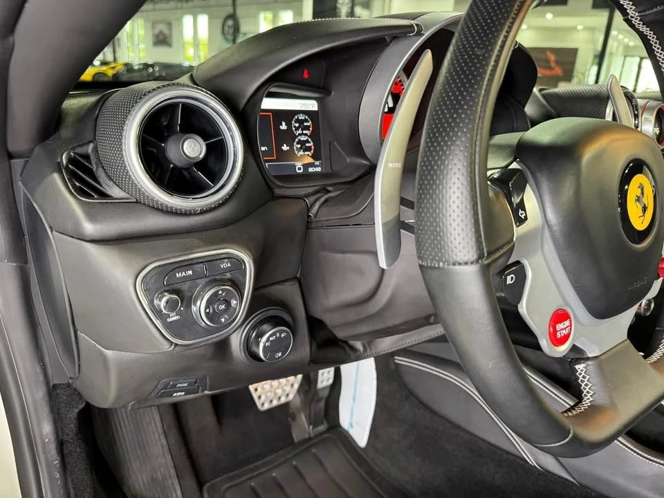 2015 Ferrari California T - Image 10 of 20