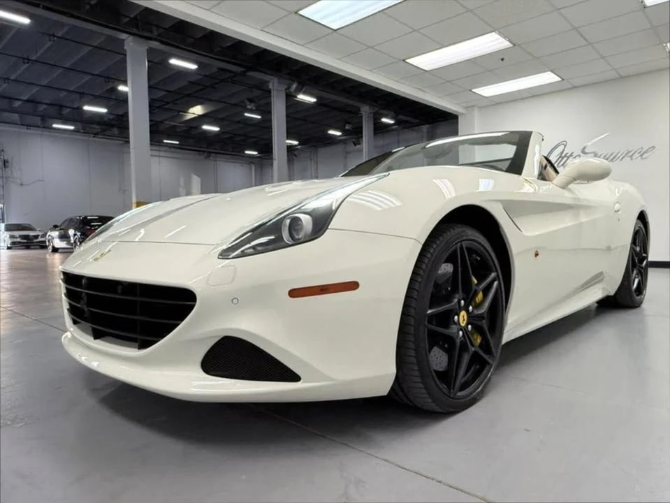 2015 Ferrari California T - Image 3 of 19