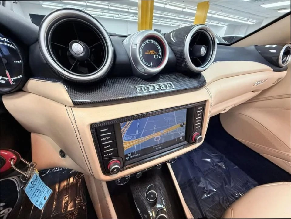 2015 Ferrari California T - Image 14 of 19