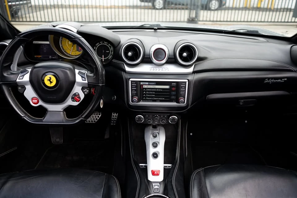 2015 Ferrari California T - Image 12 of 20