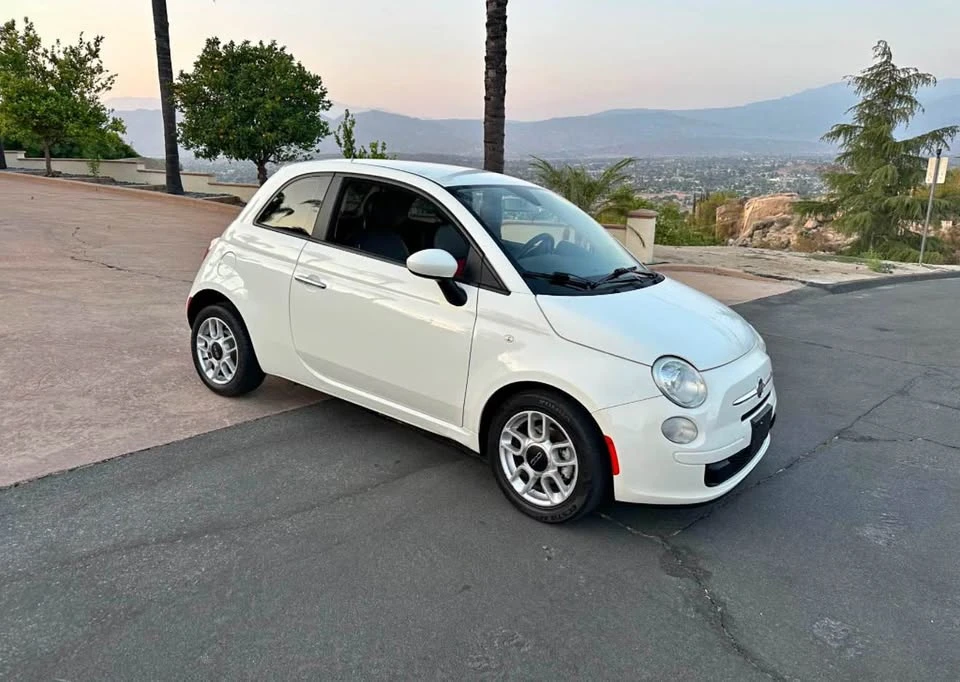 2015 Fiat 500 - Image 2 of 2