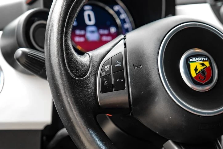 2015 Fiat Abarth 500 - Image 7 of 17