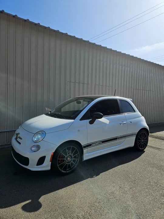 2015 Fiat Abarth 500 - Image 2 of 20
