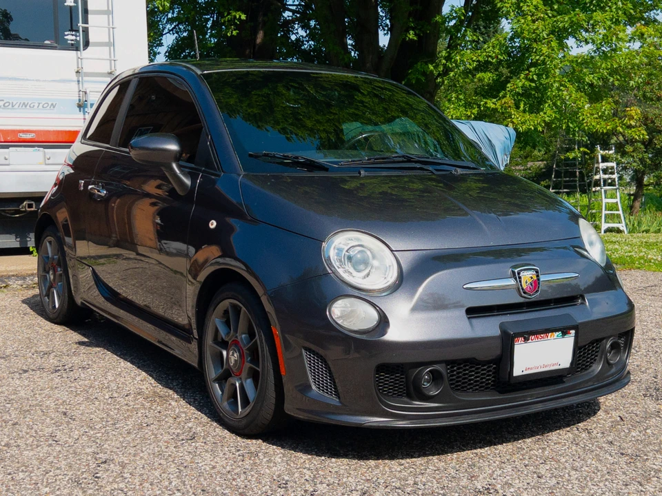 2015 Fiat Abarth 500 - Image 2 of 31