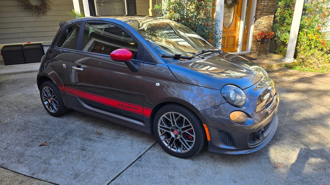 2015 Fiat Abarth 500 - Image 2 of 17