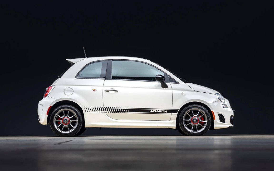 2015 Fiat Abarth 500 - Image 7 of 31