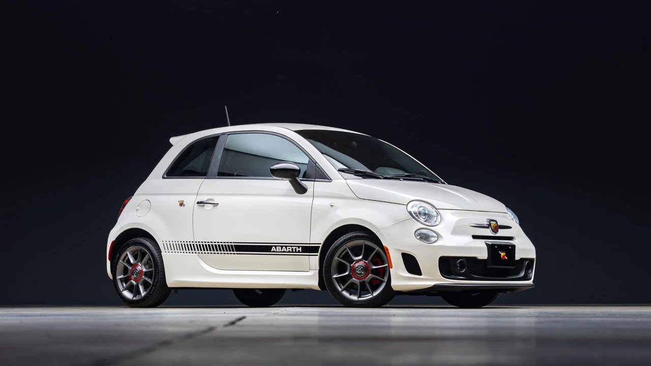 2015 Fiat Abarth 500 - Image 4 of 31