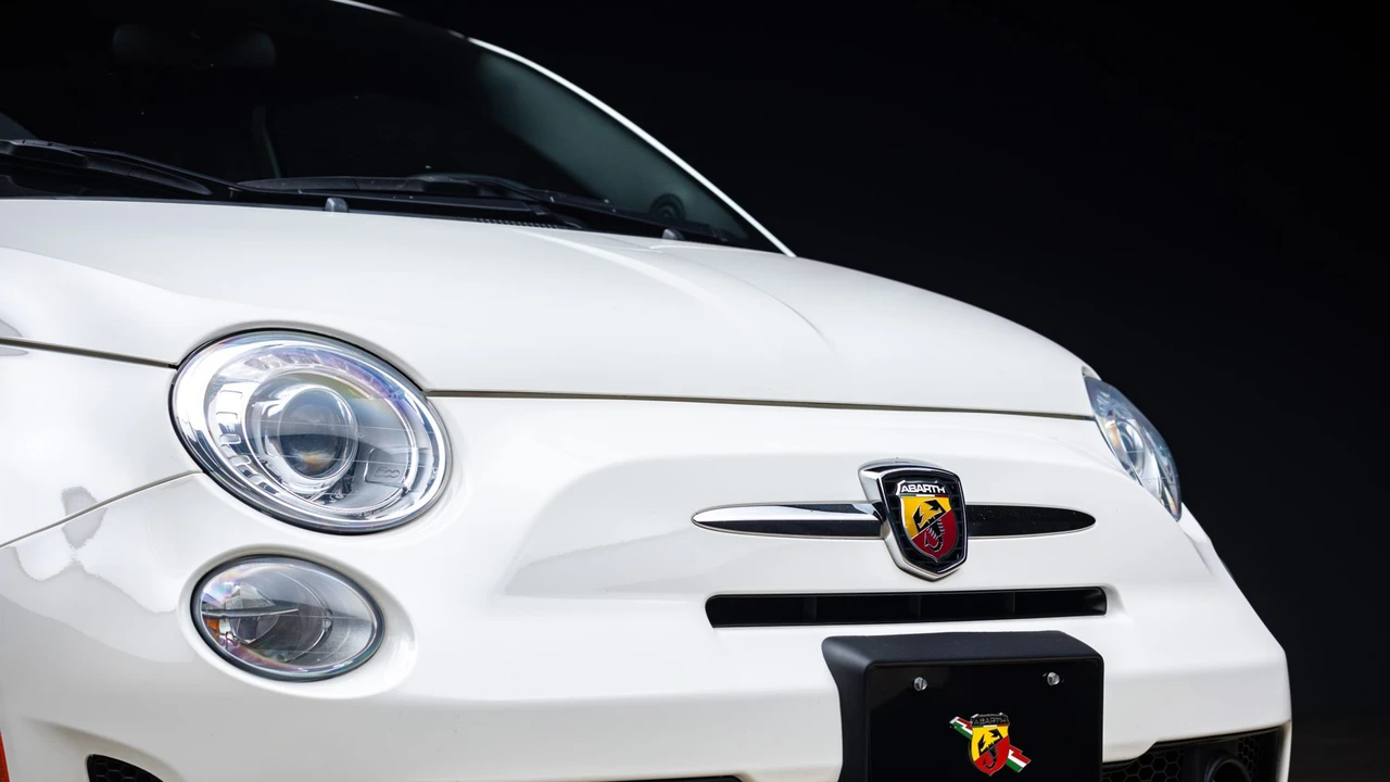 2015 Fiat Abarth 500 - Image 20 of 31