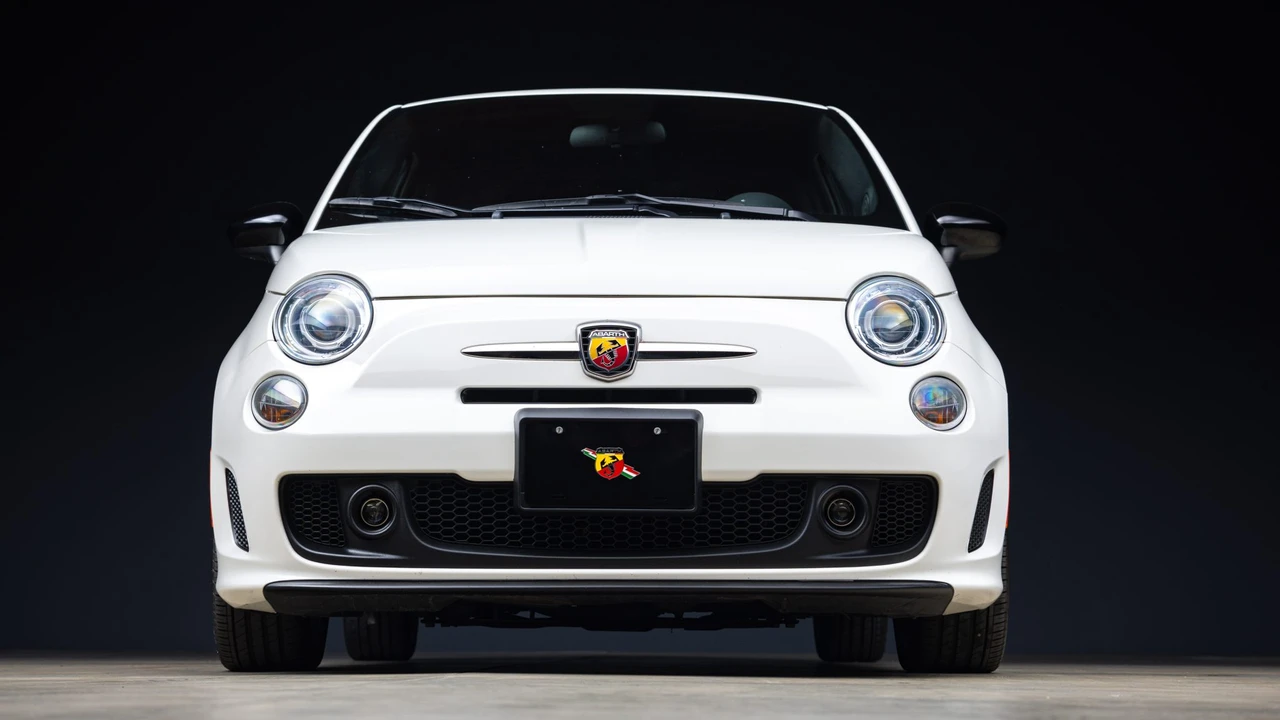 2015 Fiat Abarth 500 - Image 3 of 31