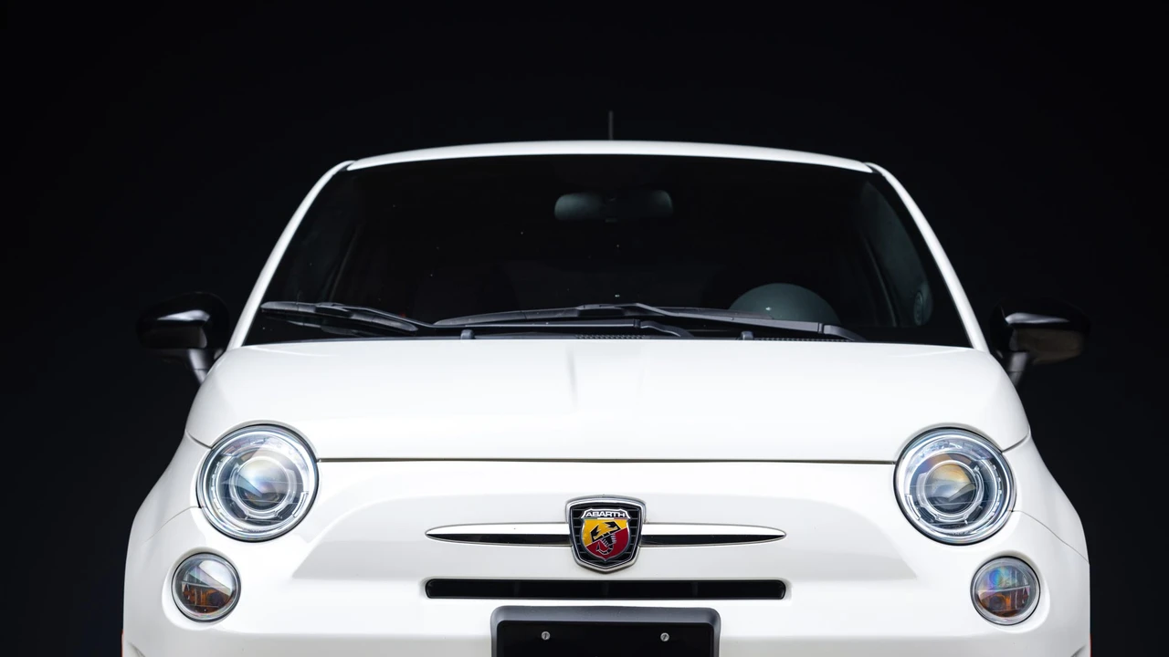 2015 Fiat Abarth 500 - Image 14 of 31