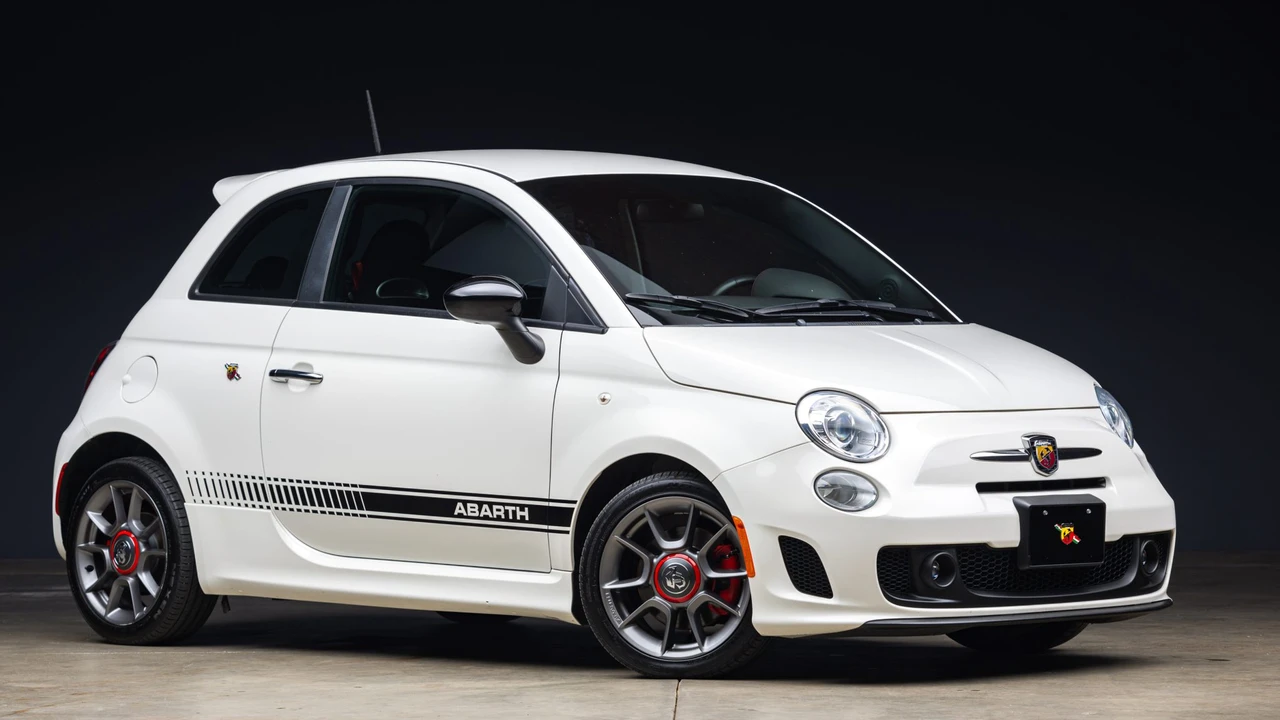 2015 Fiat Abarth 500 - Image 6 of 31