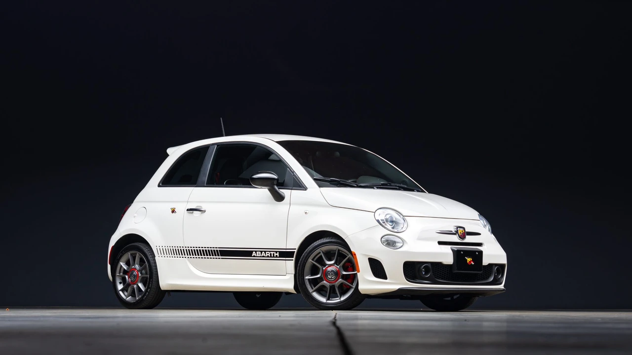 2015 Fiat Abarth 500 - Image 5 of 31