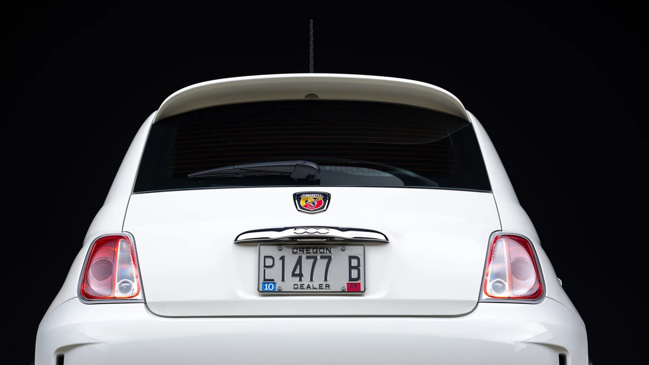 2015 Fiat Abarth 500 - Image 30 of 31