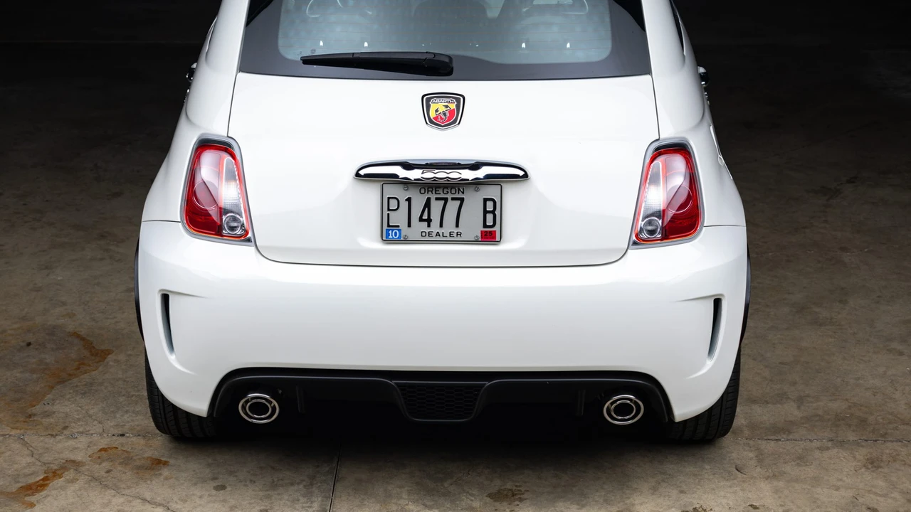 2015 Fiat Abarth 500 - Image 27 of 31