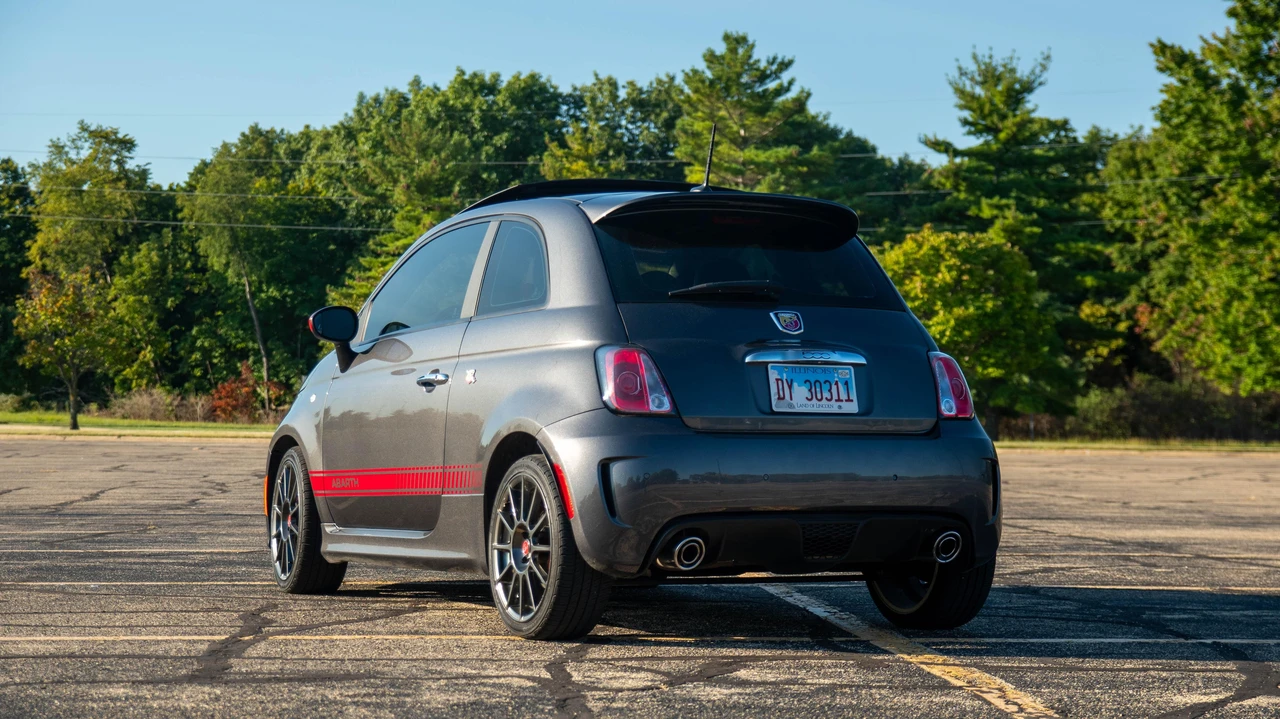 2015 Fiat Abarth 500 - Image 10 of 31