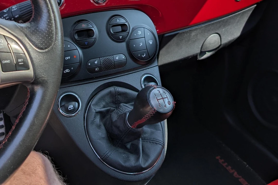 2015 Fiat Abarth 500 - Image 26 of 31