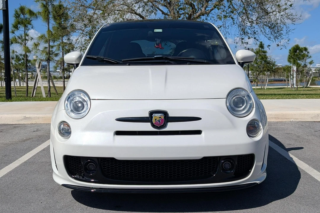 2015 Fiat Abarth 500 - Image 2 of 31