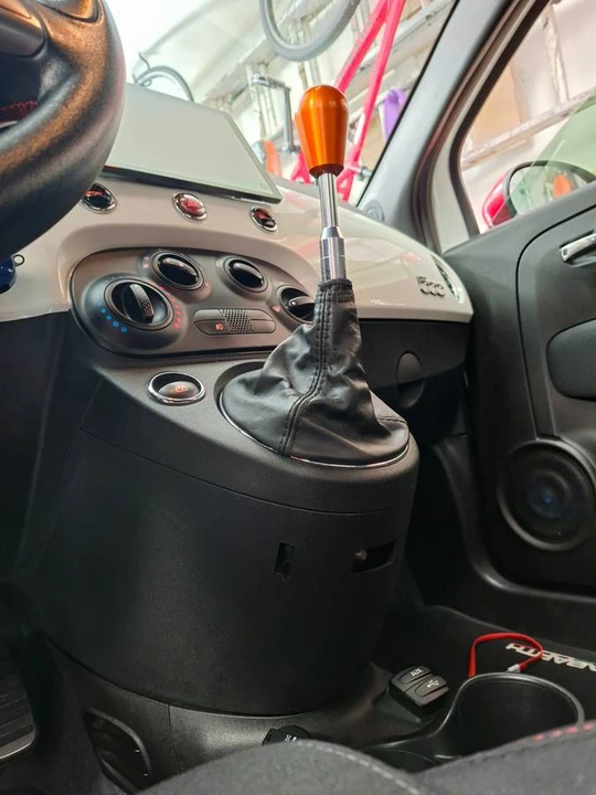 2015 Fiat Abarth 500 - Image 14 of 24