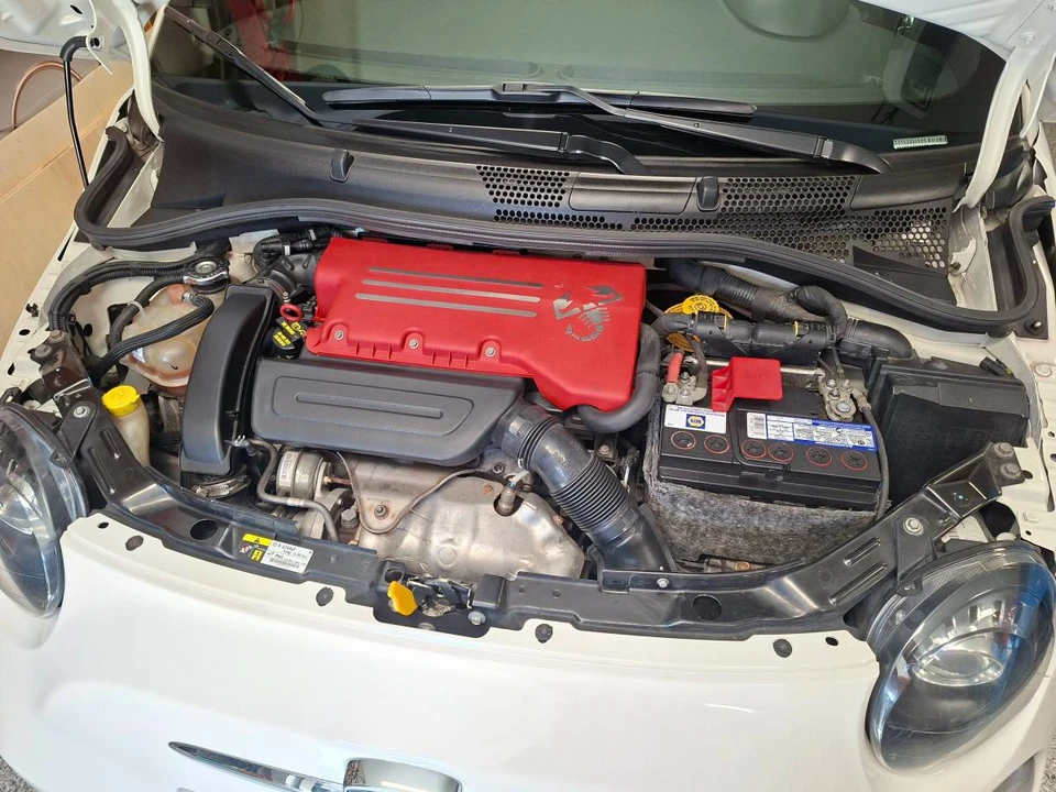 2015 Fiat Abarth 500 - Image 10 of 24