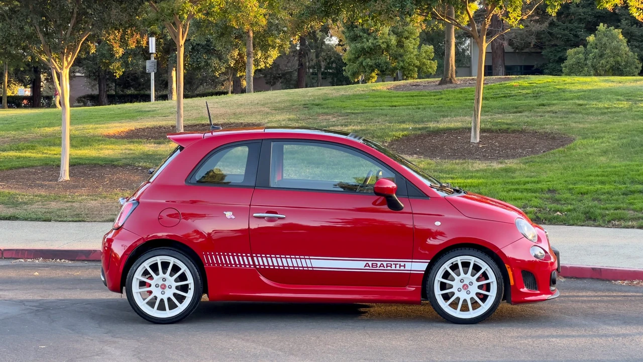 2015 Fiat Abarth 500 - Image 14 of 31