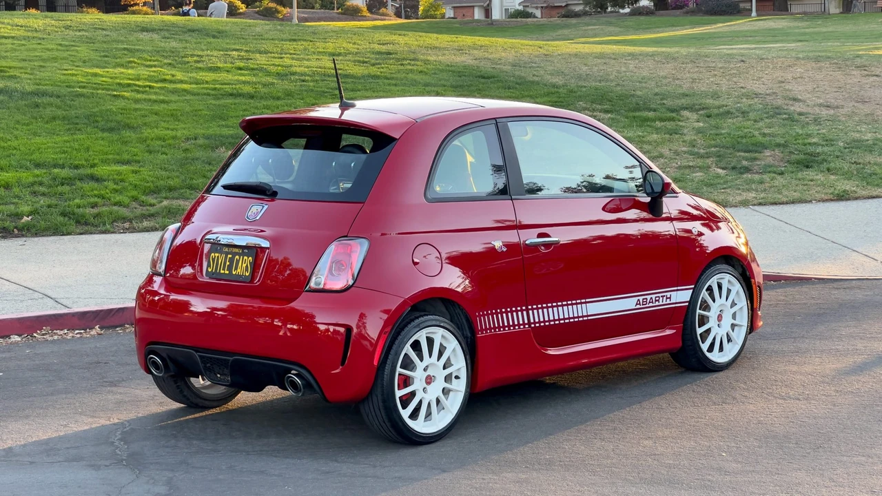 2015 Fiat Abarth 500 - Image 16 of 31