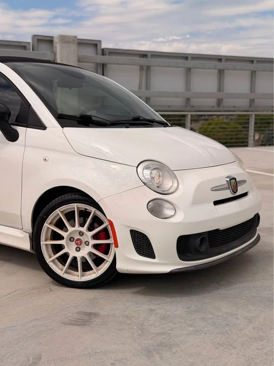 2015 Fiat Abarth 500 - Image 2 of 15