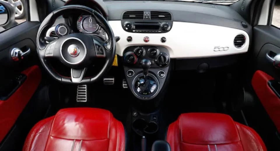 2015 Fiat Abarth 500 - Image 2 of 2