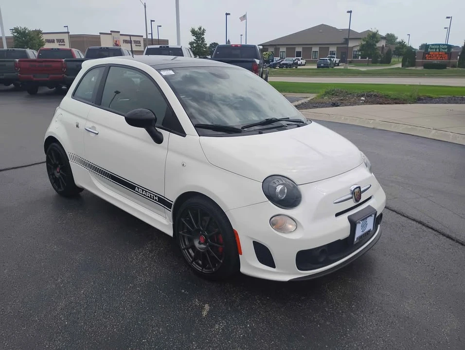 2015 Fiat Abarth 500 - Image 9 of 12
