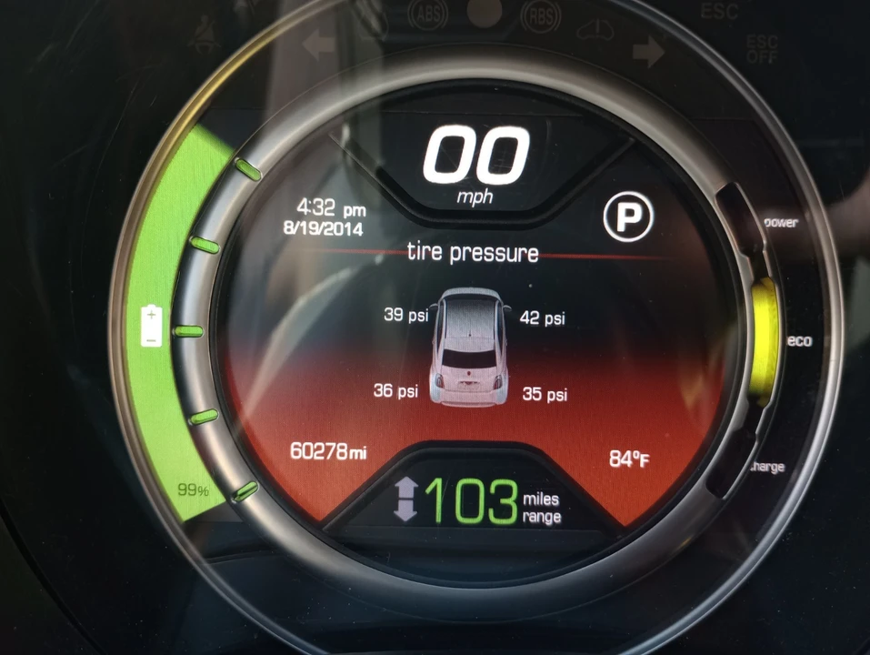 2015 Fiat 500e - Image 7 of 17