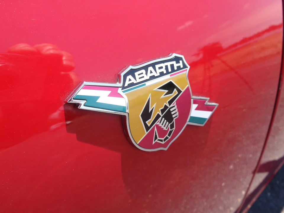 2015 Fiat Abarth 500 - Image 25 of 28