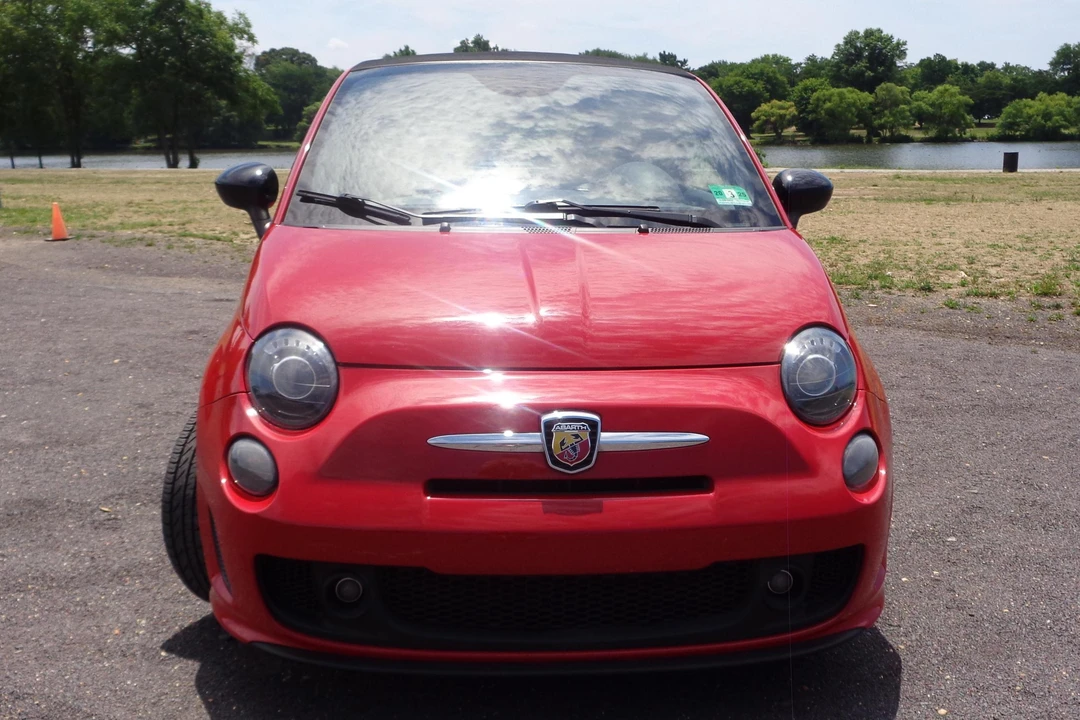 2015 Fiat Abarth 500 - Image 2 of 28