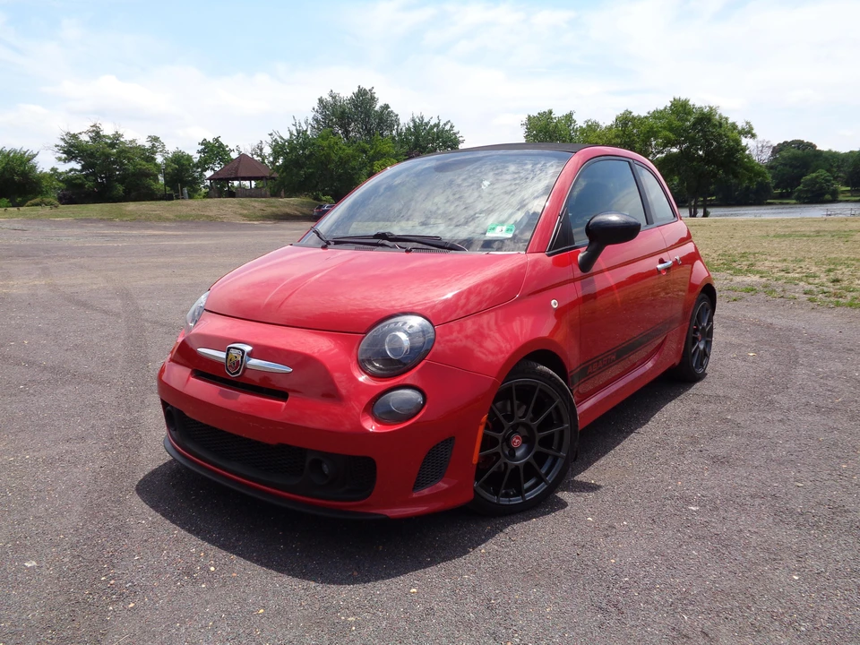 2015 Fiat Abarth 500 - Image 6 of 28