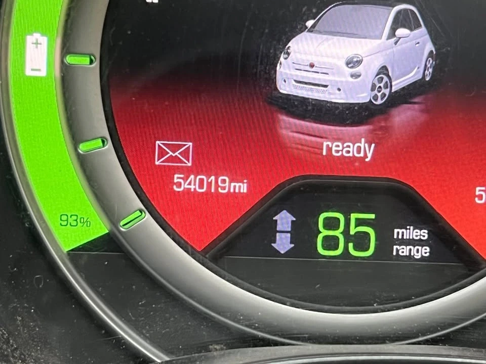 2015 Fiat 500e - Image 8 of 16