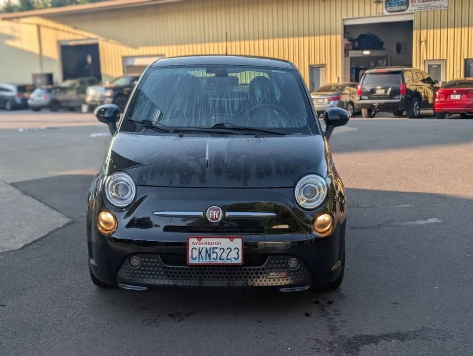 2015 Fiat 500e - Image 2 of 11