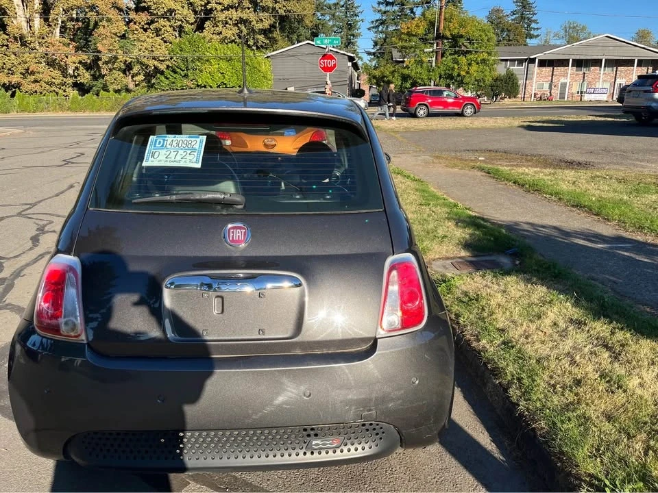 2015 Fiat 500e - Image 6 of 11