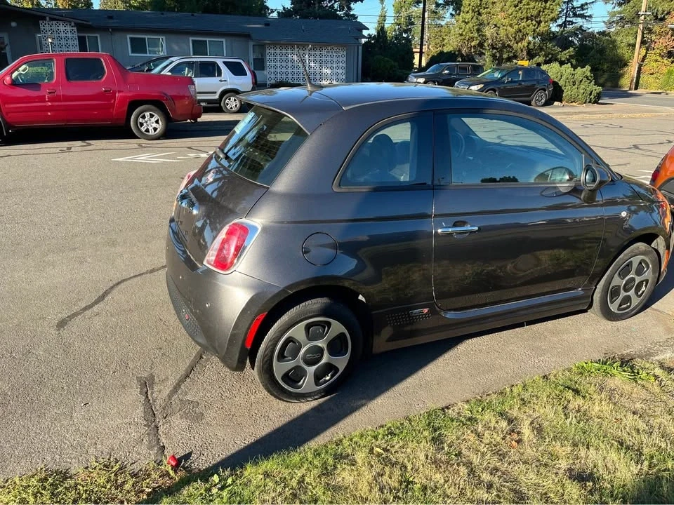 2015 Fiat 500e - Image 8 of 11