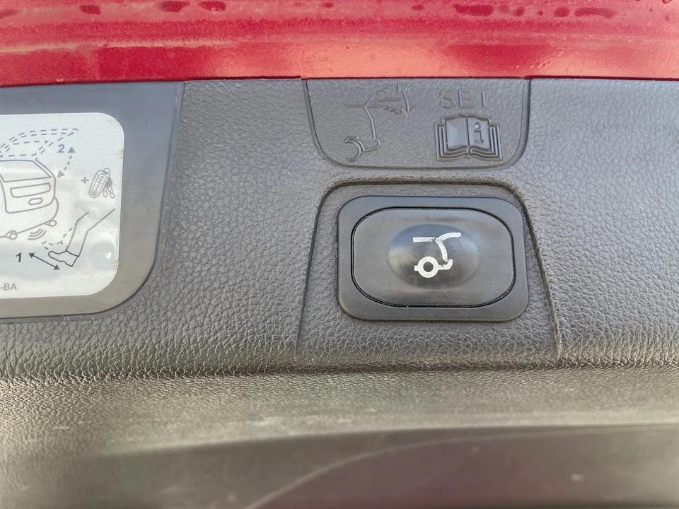 2015 Ford C-Max - Image 17 of 31