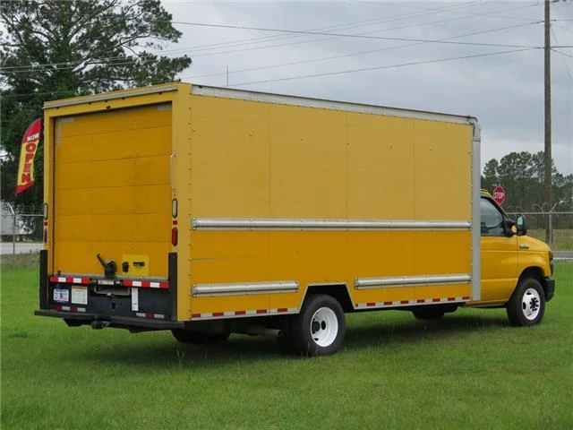 2015 Ford Econoline Van - Image 11 of 12
