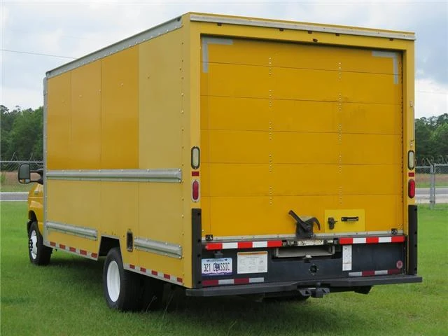 2015 Ford Econoline Van - Image 8 of 12