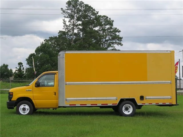 2015 Ford Econoline Van - Image 5 of 12