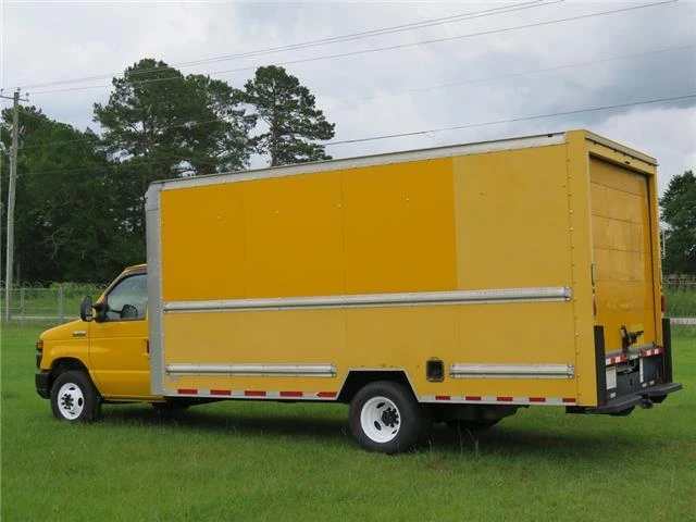 2015 Ford Econoline Van - Image 6 of 12