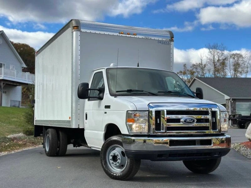 2015 Ford Econoline Van - Image 2 of 12