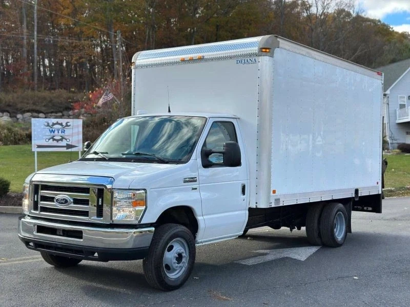 2015 Ford Econoline Van - Image 4 of 12