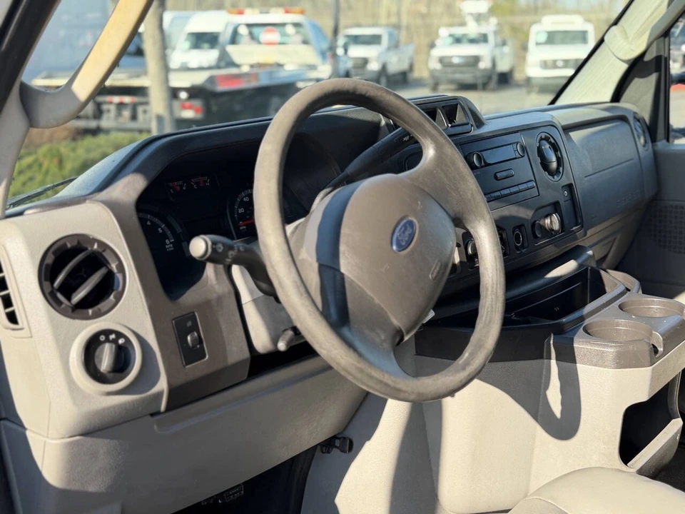 2015 Ford Econoline Van - Image 17 of 19