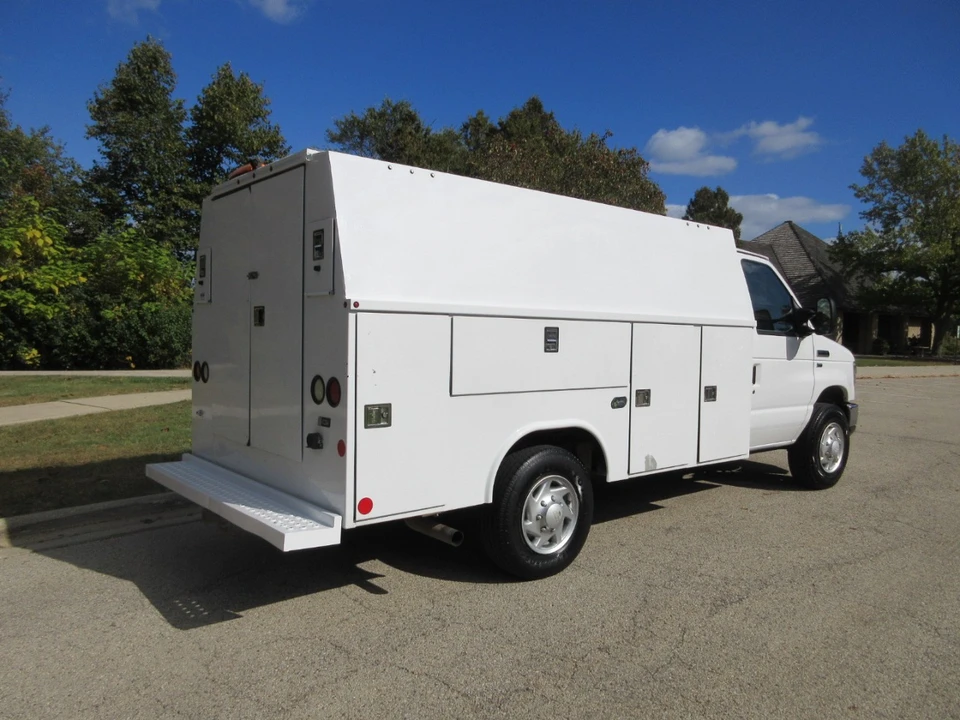 2015 Ford Econoline Van - Image 16 of 21