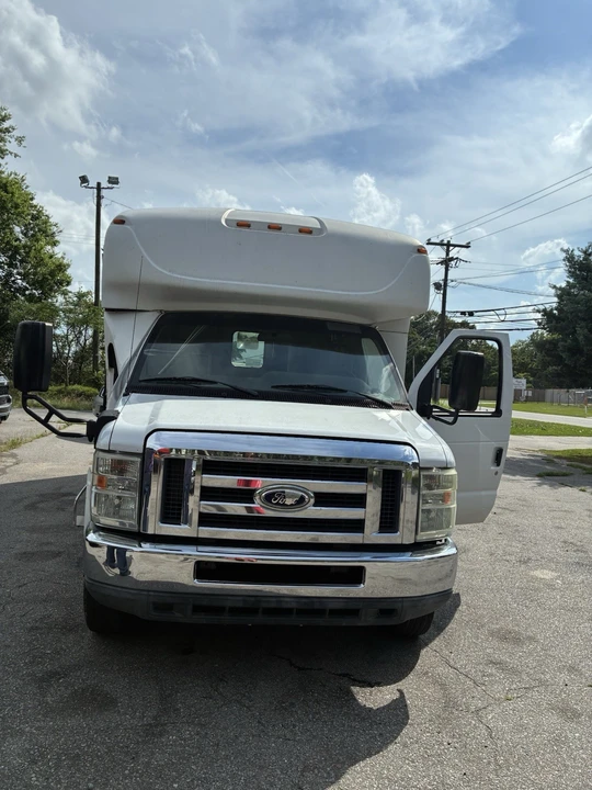 2015 Ford Econoline Van - Image 3 of 6