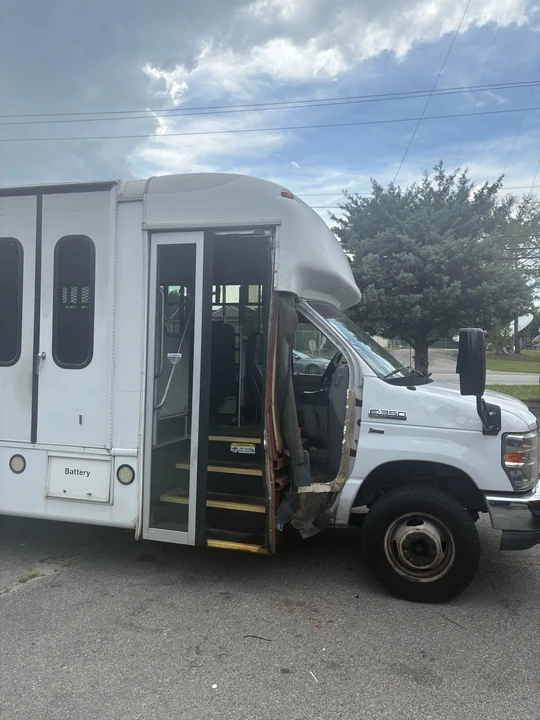 2015 Ford Econoline Van - Image 4 of 6