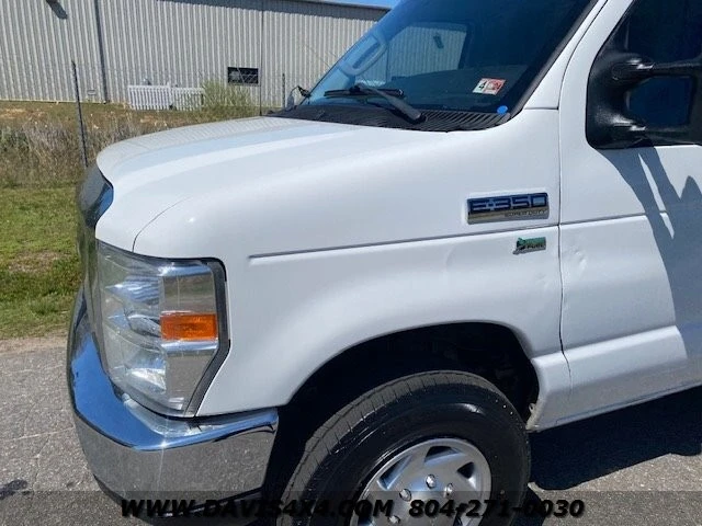 2015 Ford Econoline Van - Image 11 of 28