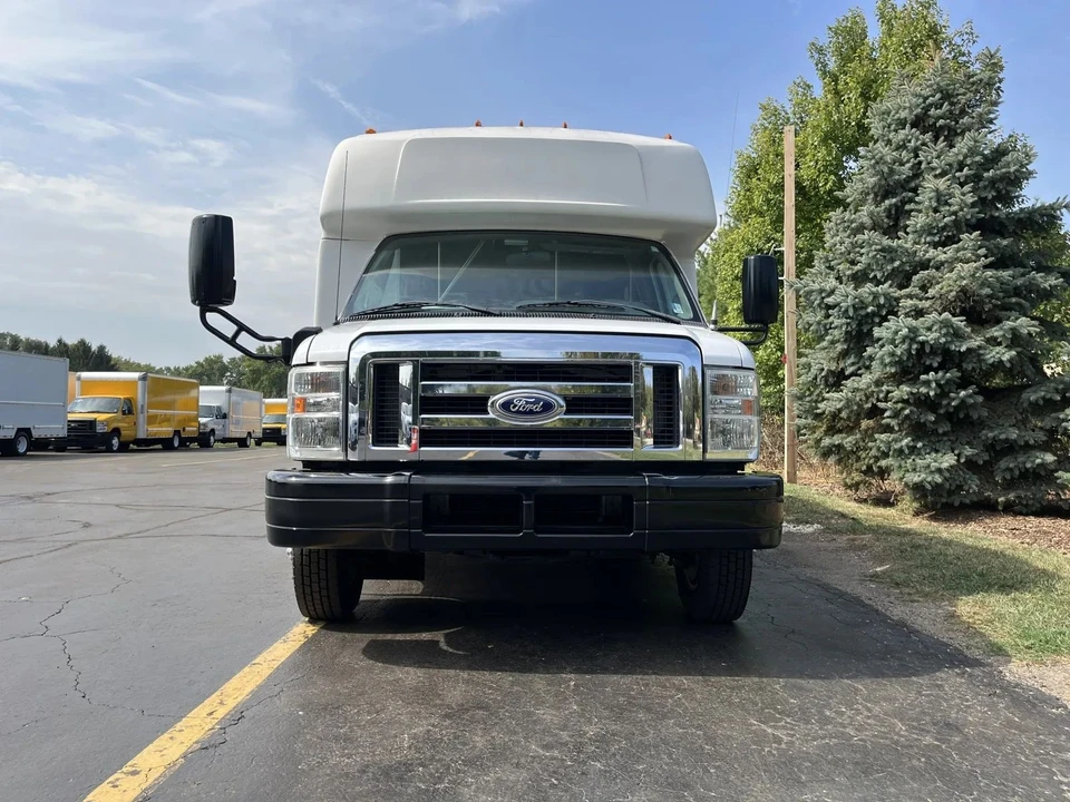2015 Ford Econoline Van - Image 3 of 12